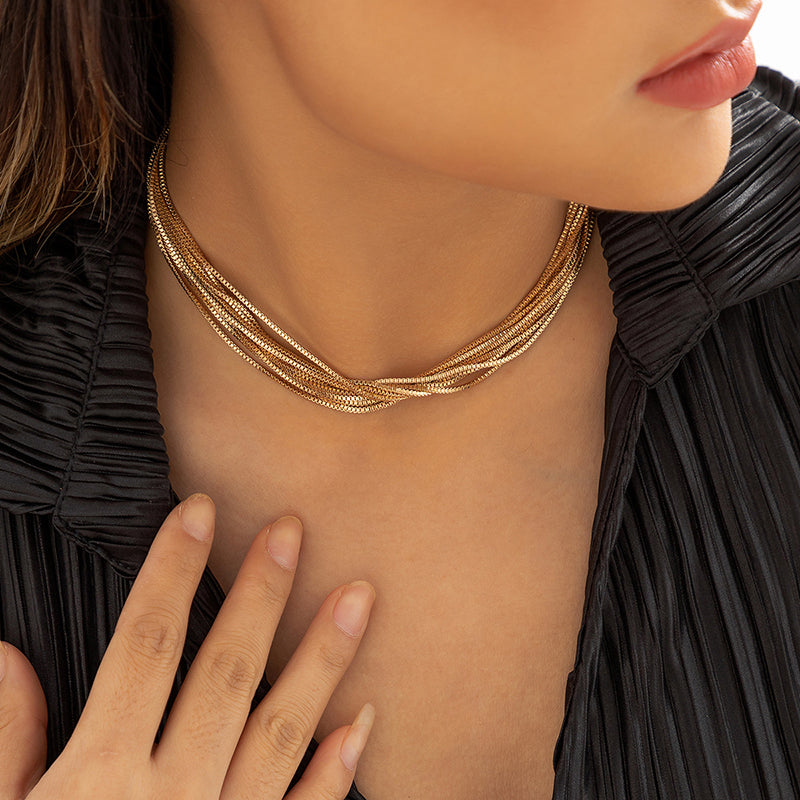 Multi layer chain stacking neckpiece