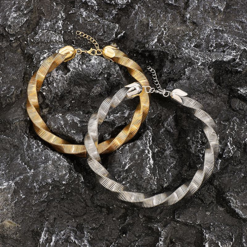 The Wave Gold Statement choker