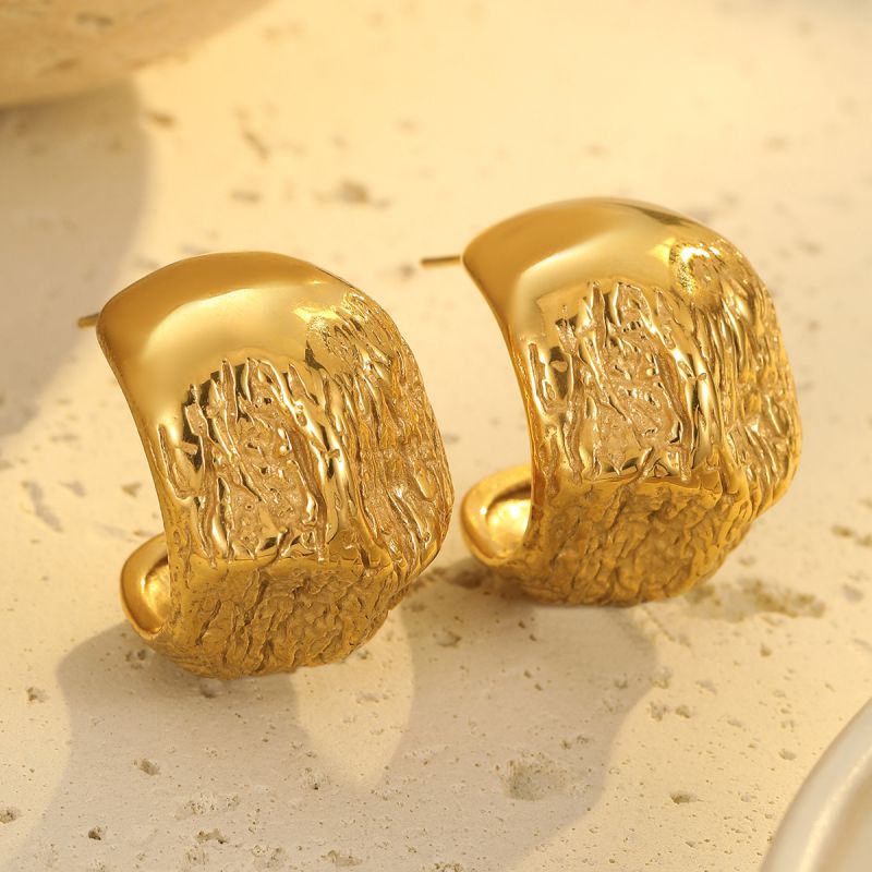 Gold plated studs & pendant