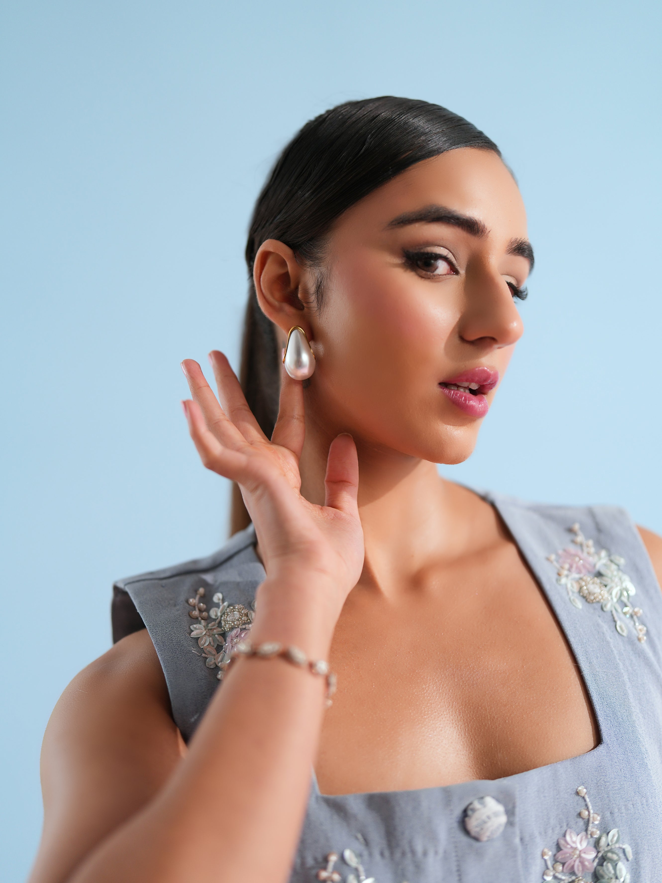 Pearl Curved Gold Studs