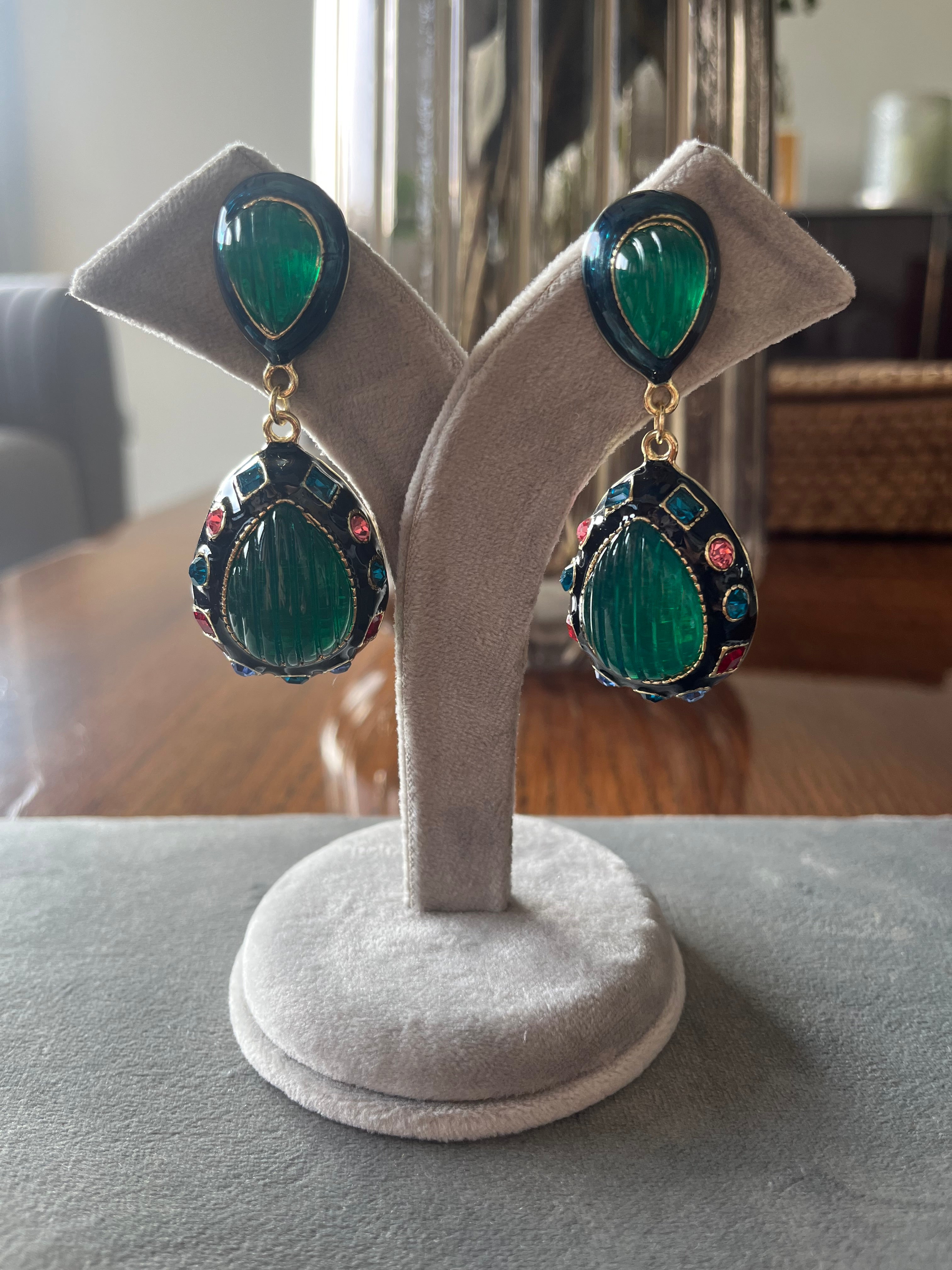 Semi precious emerald contemporary earrings