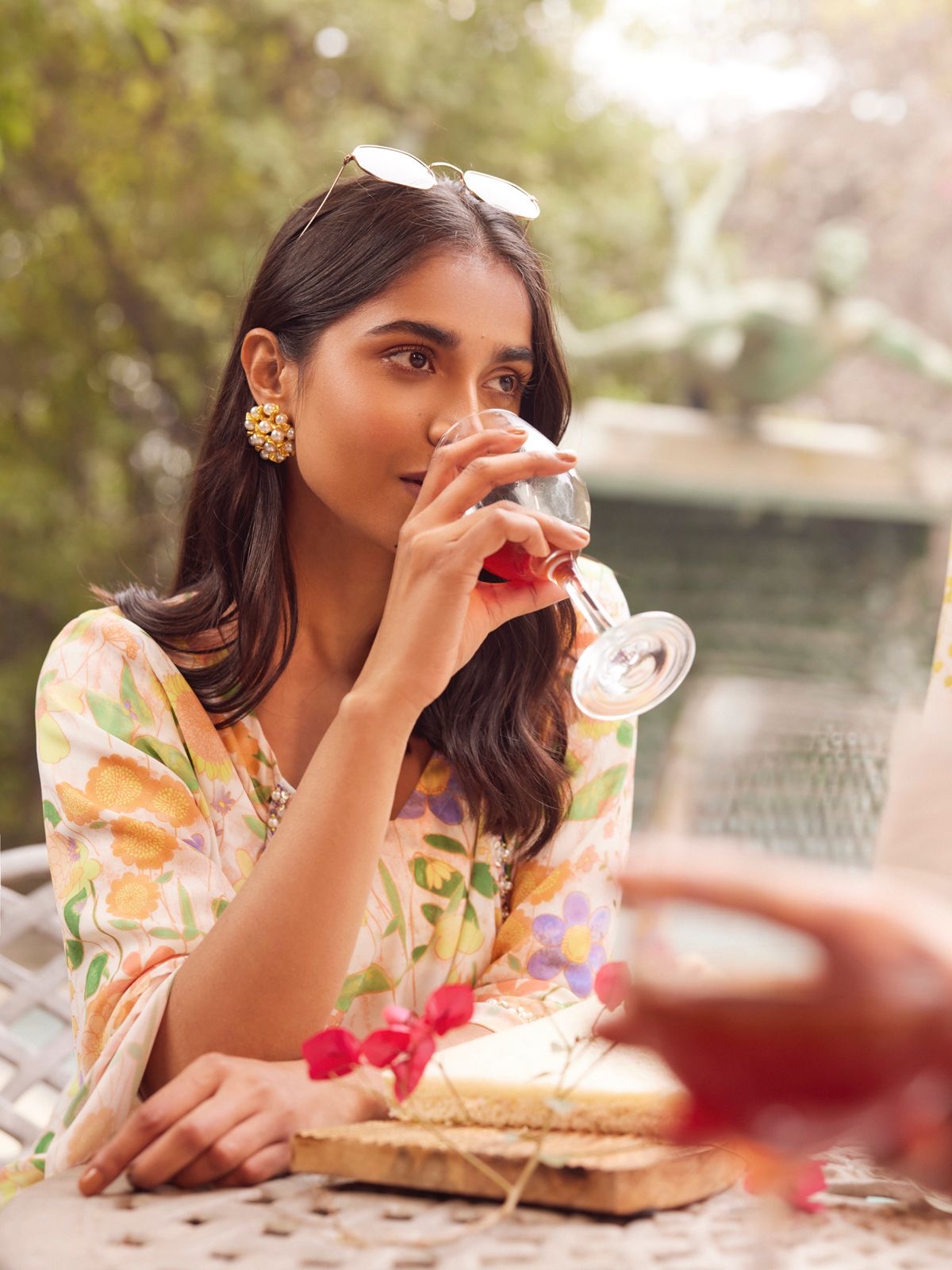 Pearl gold round studs