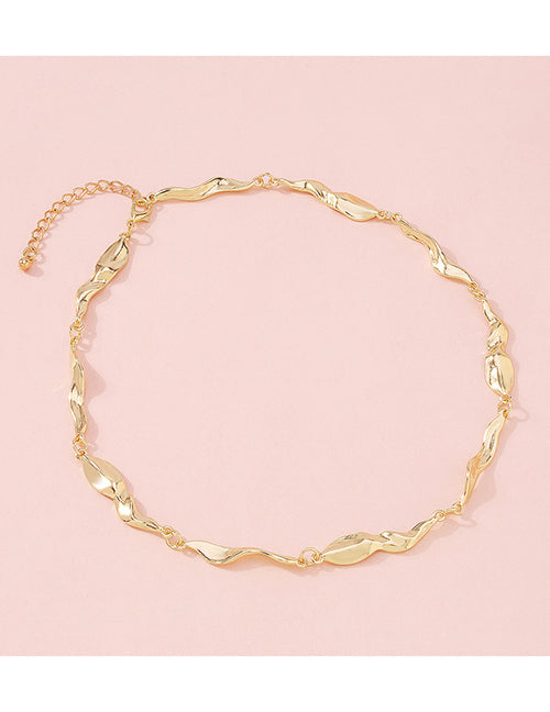 Irregular statement neckpiece