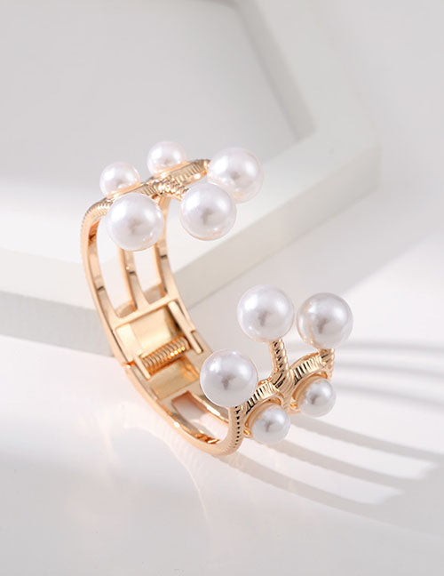 Pearl & Gold Clasp Bracelet