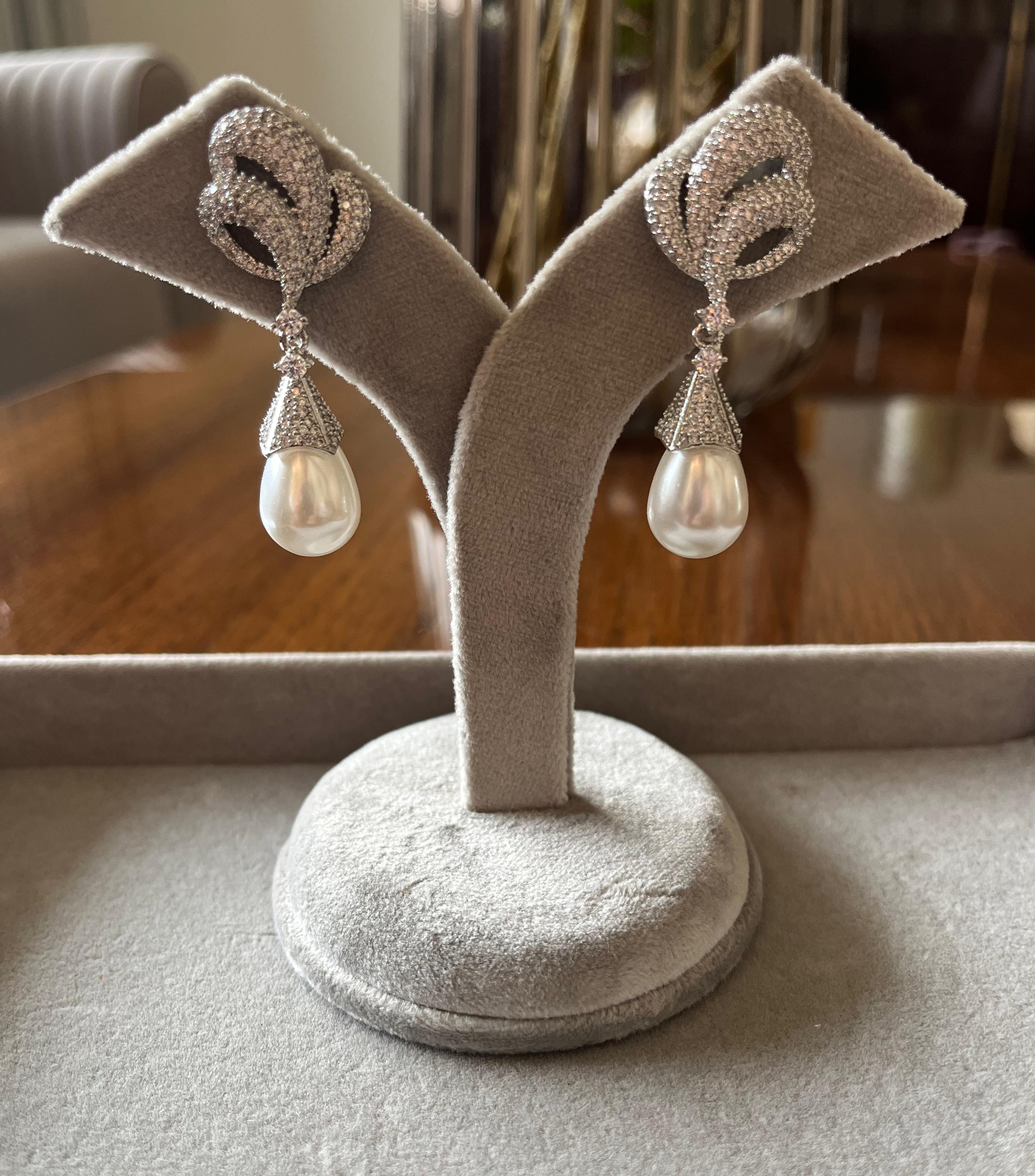 Shaya diamond pearl earrings