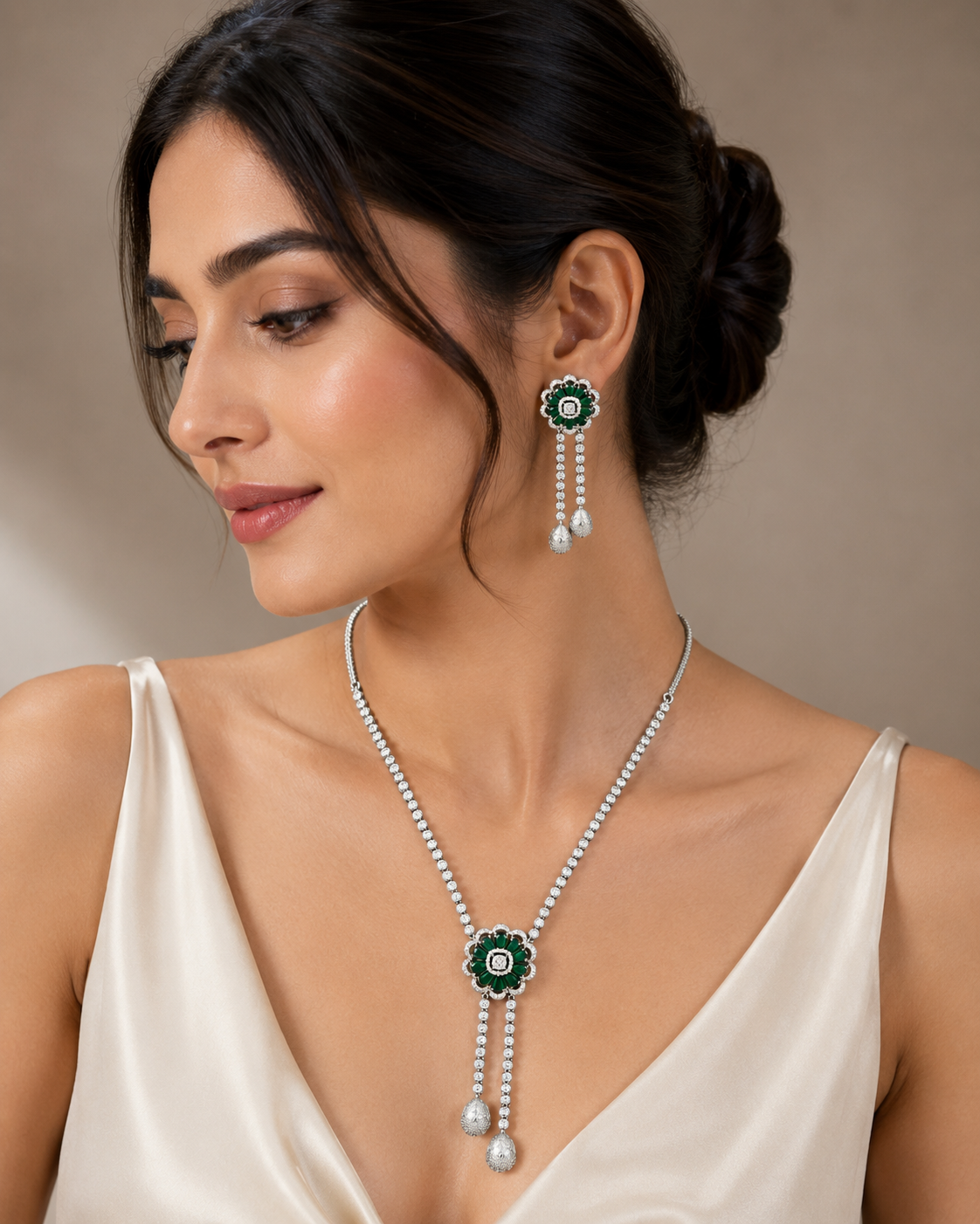 Emerald Bloom diamond set
