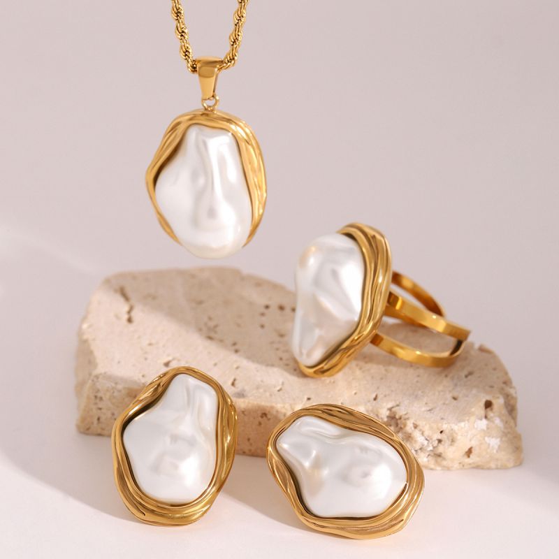 Baroque gold plated neckpiece, earrings & ring set