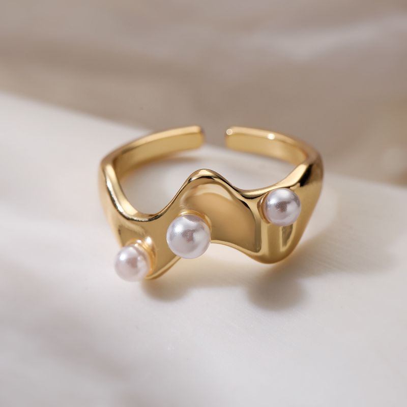 Gold plated geometric pearl ring