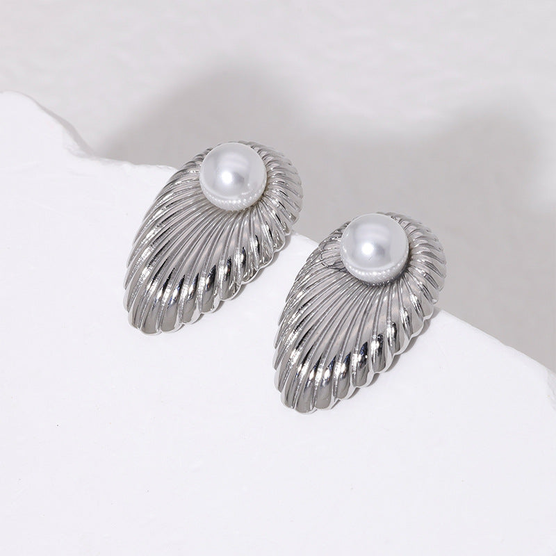 Silver leaf pearl studs