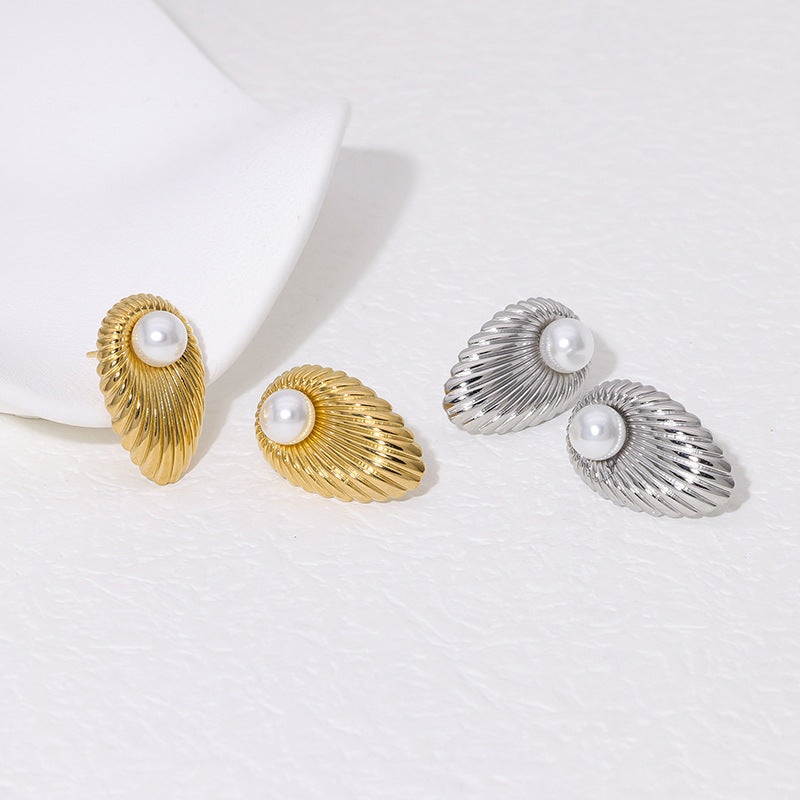 Silver leaf pearl studs