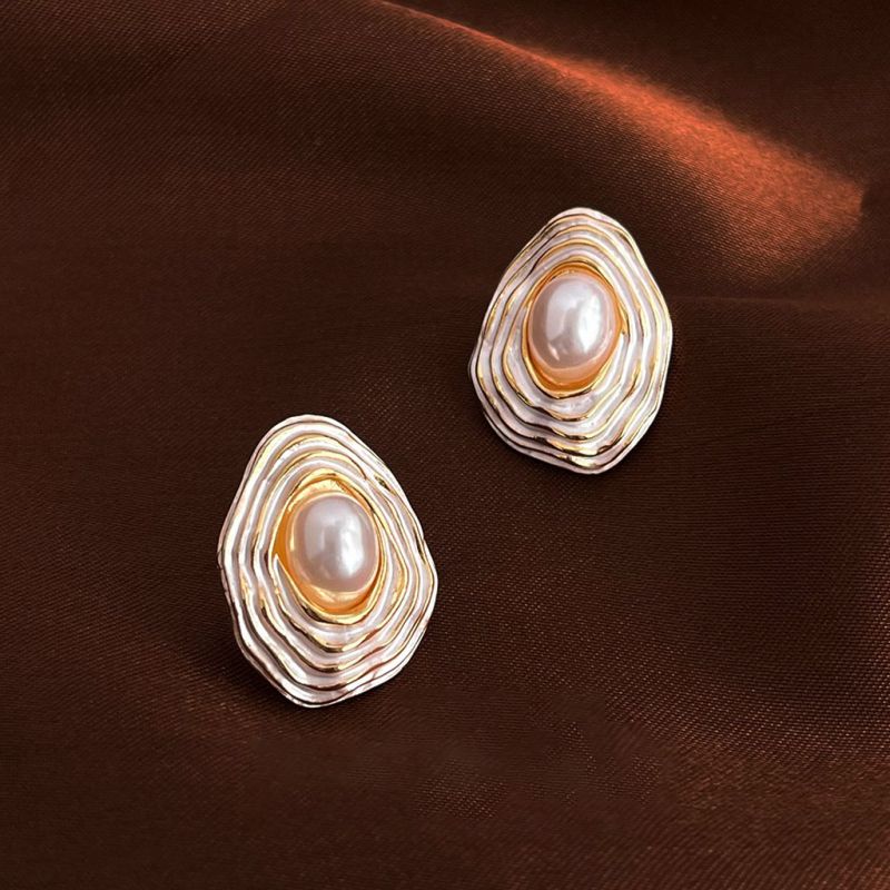 Pearl Silver textured studs