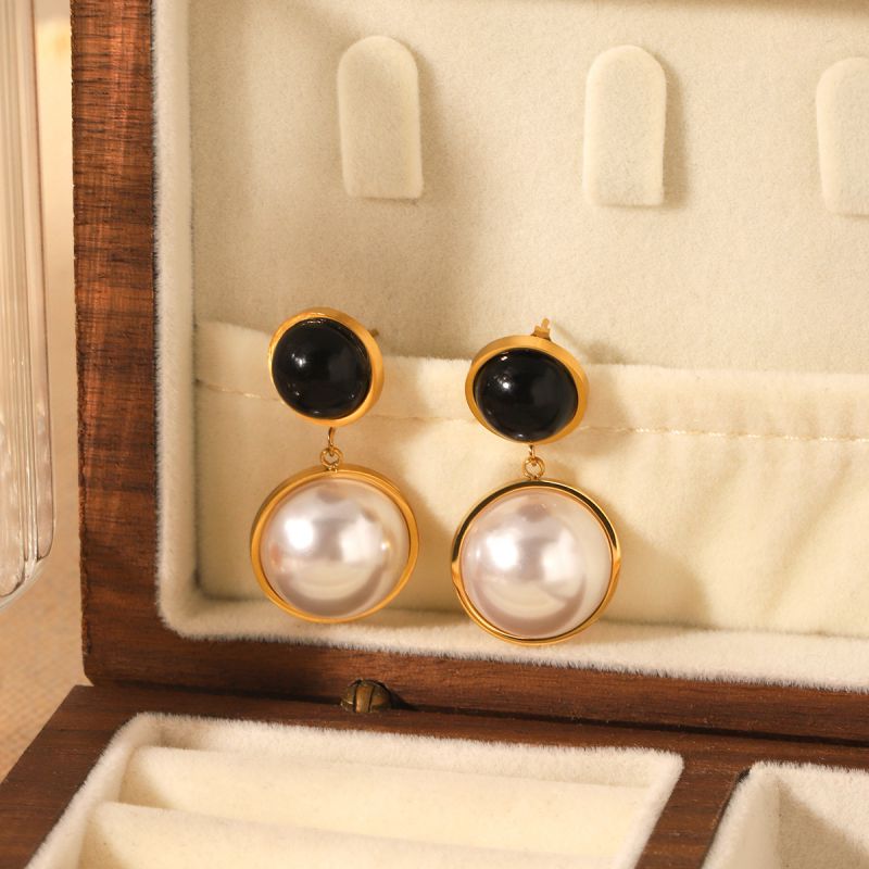 Pearl & black gold drops