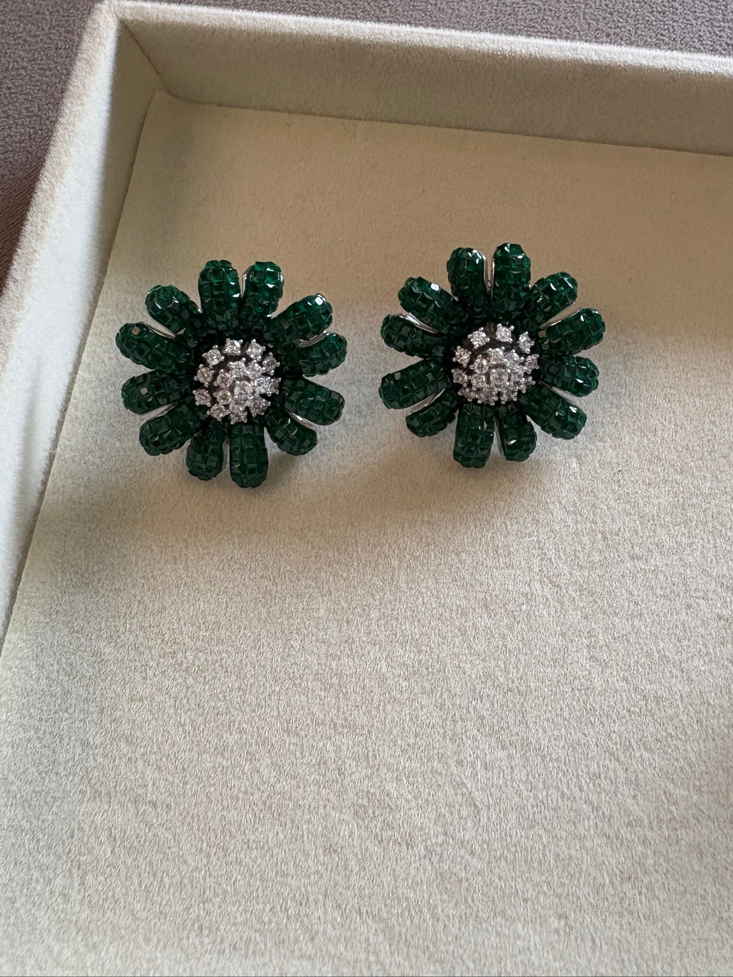 Green crystal & diamond studs