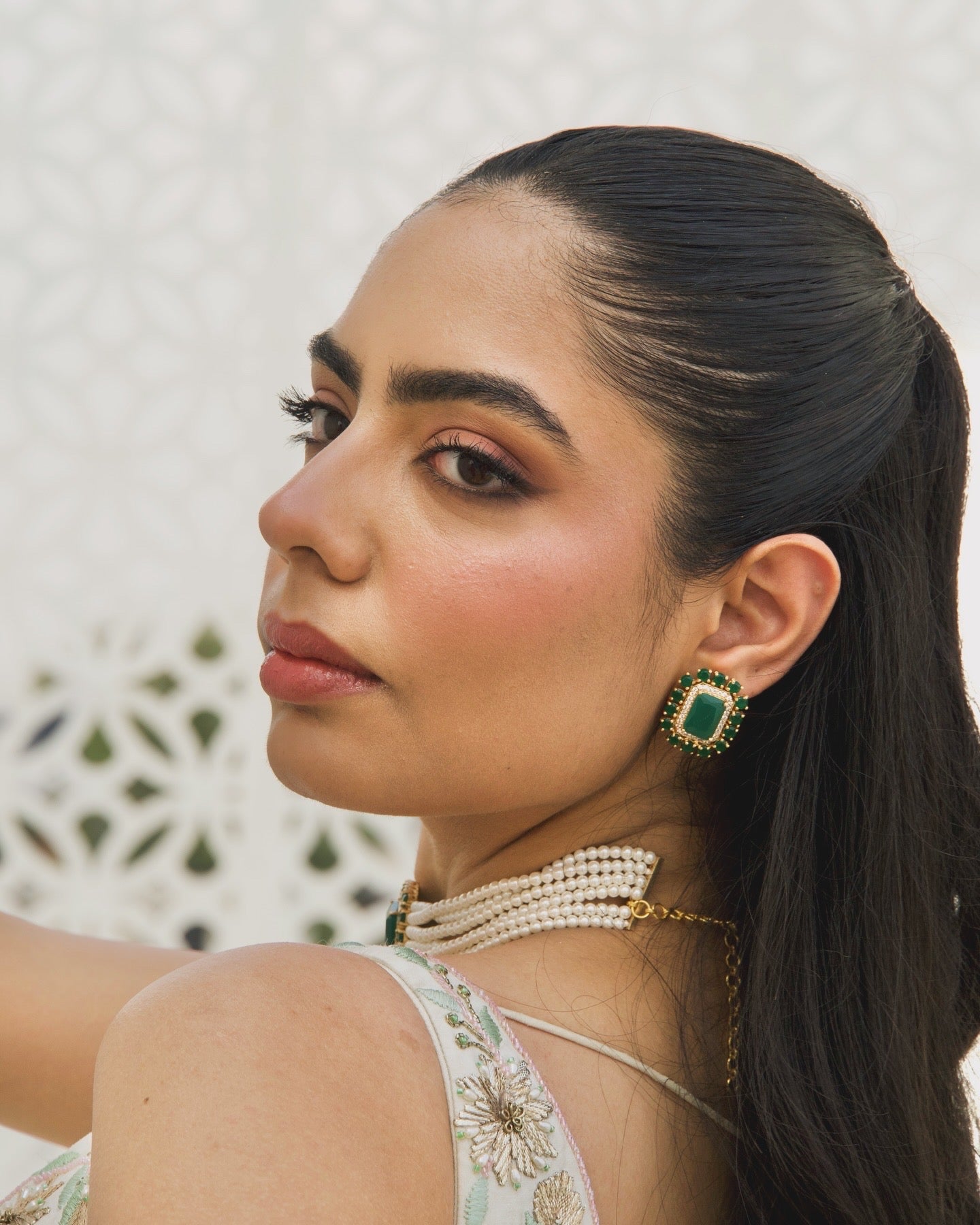 Pearl emerald polki drop choker set