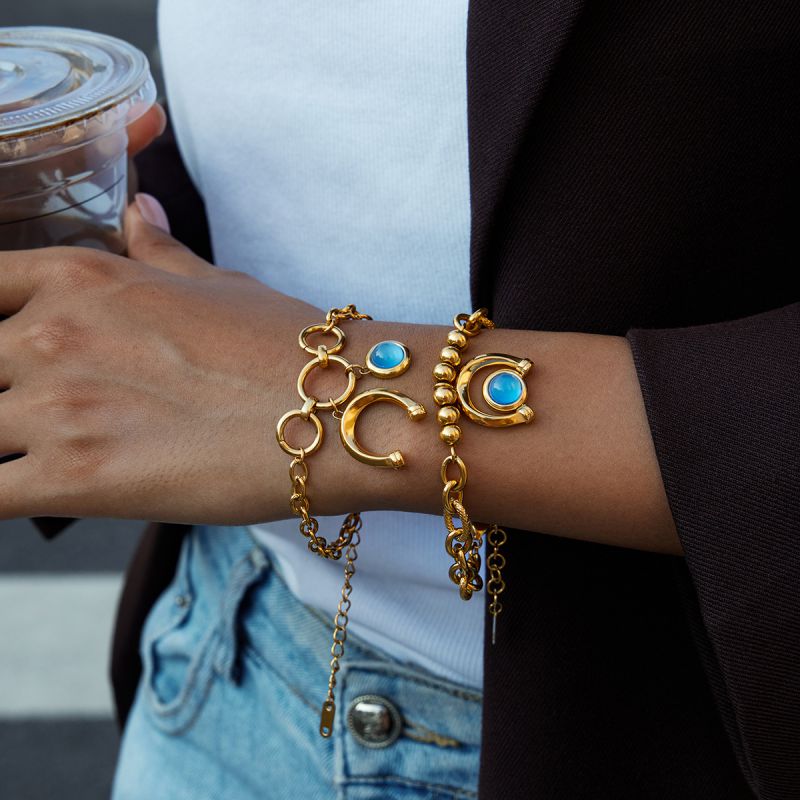 Gold Horseshoe statement bracelet set