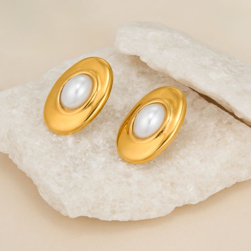 The Classic Pearl Pendant & Studs